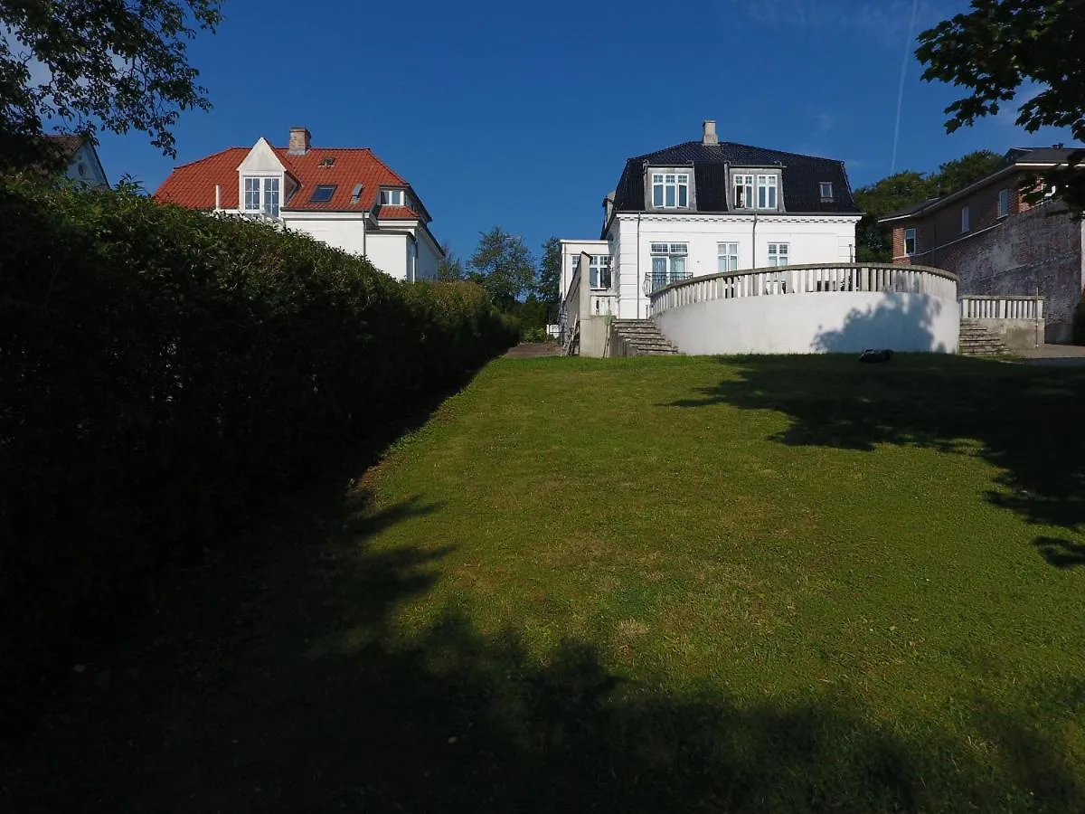 Aday - Villa Firenze - 2 Bedrooms Bright Apartment Aalborg