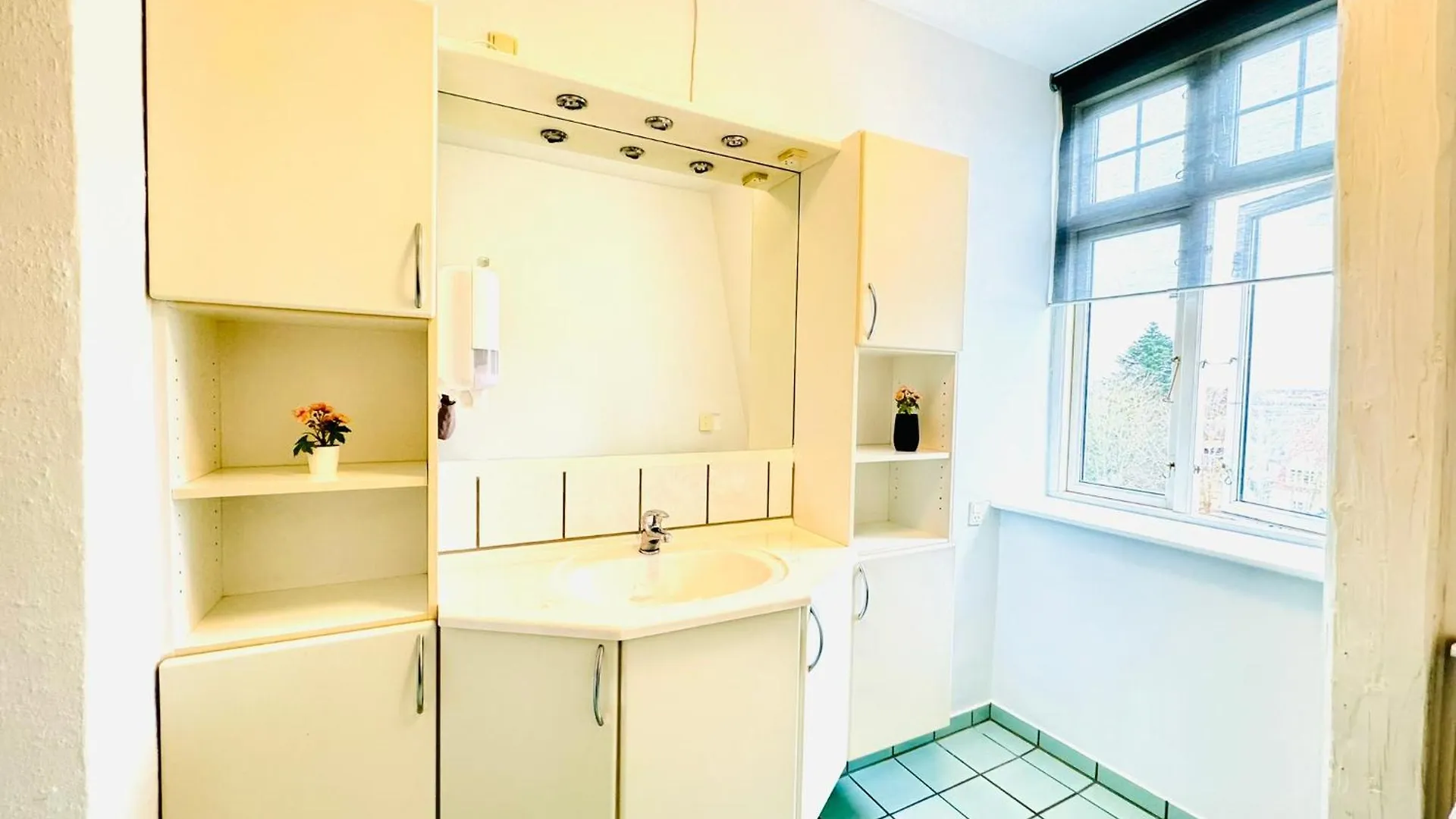 Adnana - Villa Firenze - 2 Bedrooms Bright Apartment Aalborg