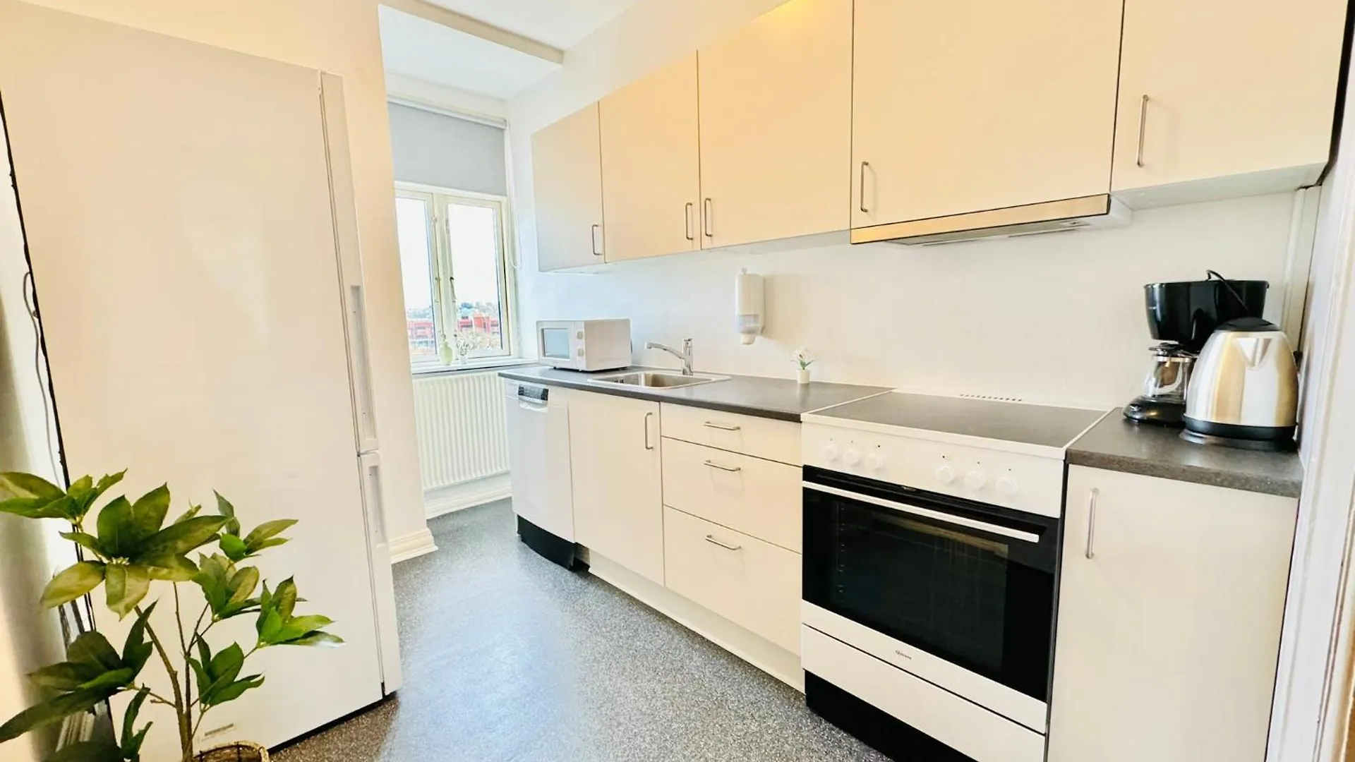 Aday - Villa Firenze - 2 Bedrooms Bright Apartment Aalborg